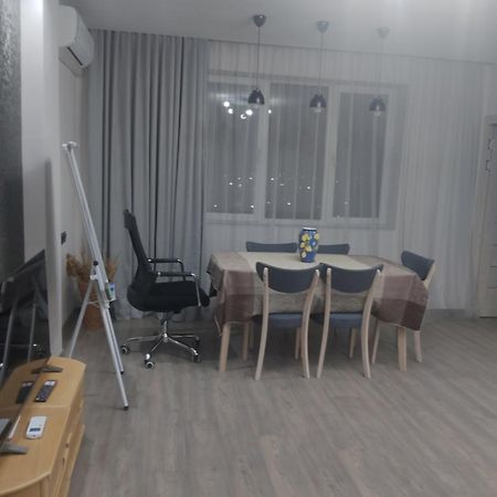 Cozy Apartment Yerevan Bagian luar foto